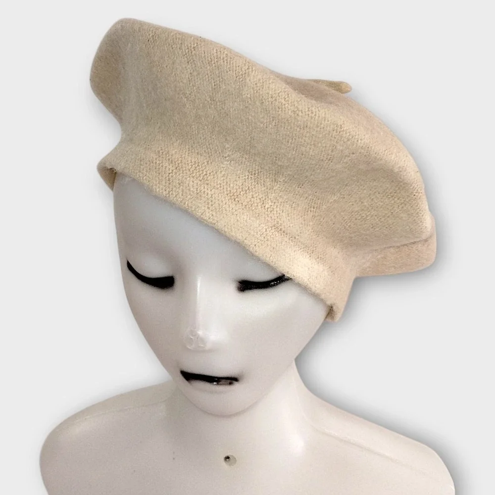 Classic Beige Knit Beret Hat Warm Cozy Winter Fall Fashion Accessory Womens Mens
